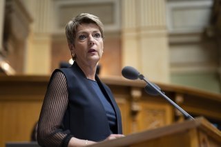 Le Parlement enterre l'idée d'une hausse des déductions pour les primes maladie dans l'impôt fédéral direct. Les perspectives financières sont trop tendues, a rappelé la ministre des finances Karin Keller-Sutter (archives).